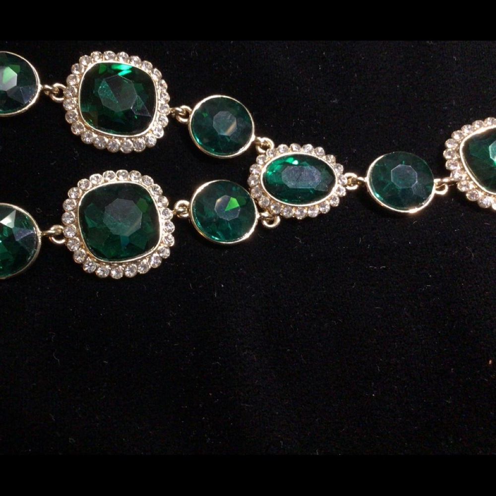 NWT Anna & Ava green rhinestone long necklace